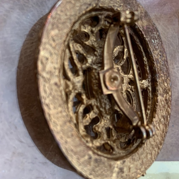 •Antique Brass Brooch with Royal Blue Center Stone• - Picture 6 of 6